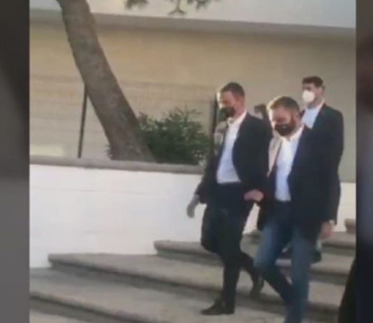 Pedro Sánchez sale corriendo tras ser abucheado en Matalascañas (Huelva)