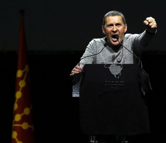 Otegui afirma que el preso etarra muerto fue una “victima de la violencia del Estado”